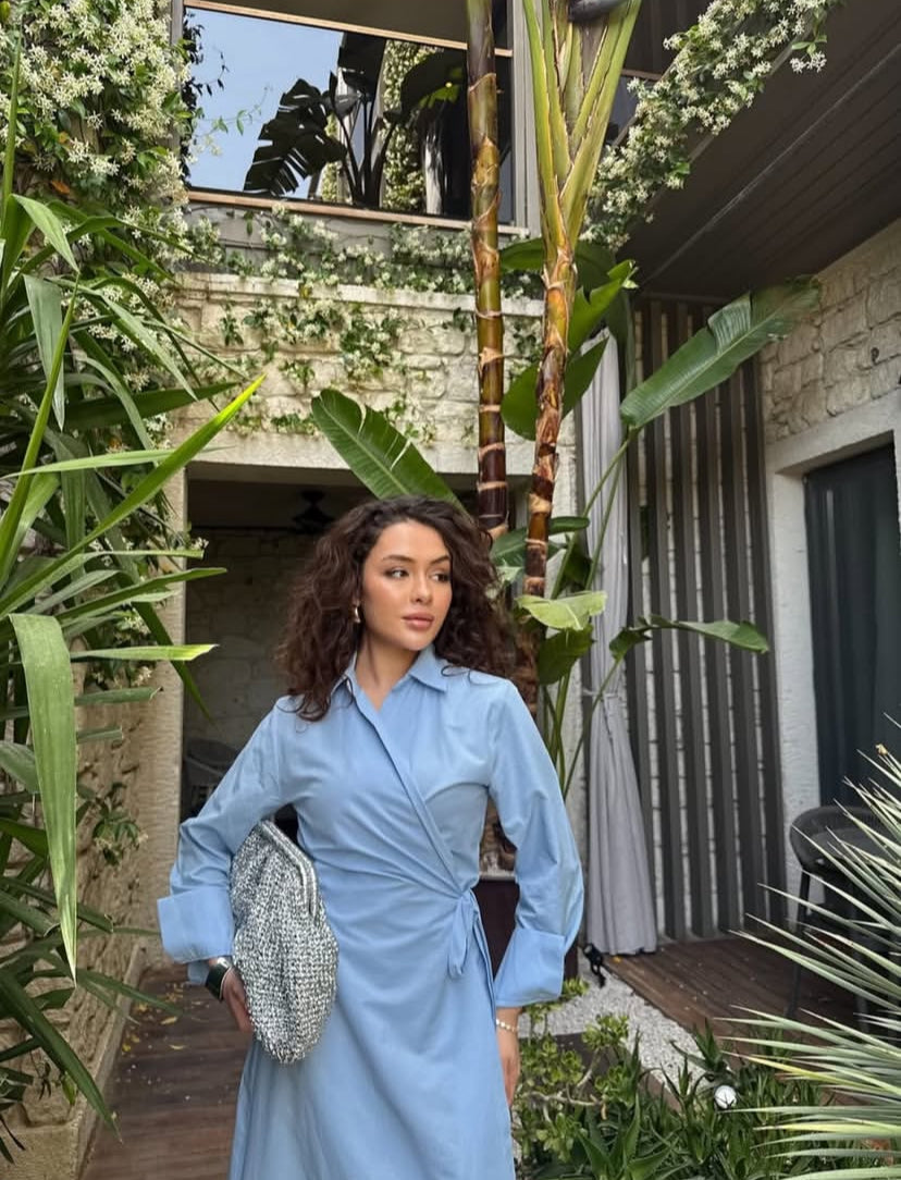 🌬️ Robe Croisée – Bleu Ciel